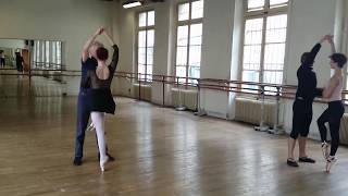 cours de pas de deux quottour au doigtquot professeur Ghislain de Compreignac [upl. by Cram312]