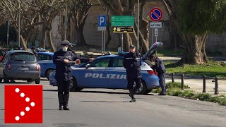 Palermo posti controllo polizia gli agenti fermano le auto [upl. by Chelsie584]