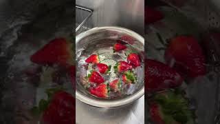 KITCHEN TIPS HOW TO KEEP STRAWBERRIES FROM MOLDING SO FAST [upl. by Cato]