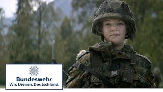 Jobporträt Freiwillig Wehrdienstleistende bei den Gebirgsjägern der Bundeswehr [upl. by Okiruy344]