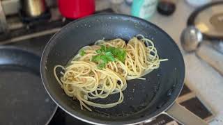 Just a few drops  Spaghetti aglio olio peperoncino [upl. by Jean-Claude312]