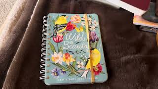 Flipthrough of the Katie Daisy planner 2024 🌸 [upl. by Nithsa]