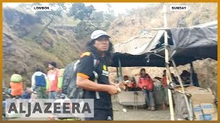 🇮🇩 Indonesias Lombok earthquake Hundreds trapped on mountain  Al Jazeera English [upl. by Noitsuj847]