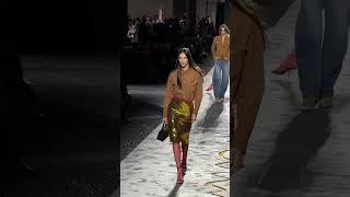 VERSACE SS’25 fashionweek versace milanfashionweek mfw [upl. by Tiffa]