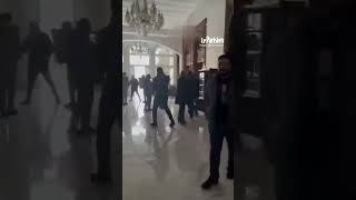 Le palais de Bachar alAssad à Damas envahi par les Syriens [upl. by Lauter]