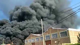 Incendio con pérdidas totales en un depósito de Florencio Varela [upl. by Nehcterg]