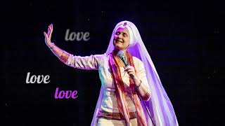 Snatam Kaur  I am Love LIVE in Sarasota 102319 Official Lyric Video [upl. by Iny]