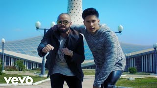 Chino y Nacho  Andas En Mi Cabeza ft Daddy Yankee Video Oficial REVIEW [upl. by Hnaht]