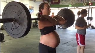 Mom lifts 215 lbs at 40 weeks pregnant [upl. by Ecirpac426]