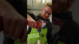 Lifehack 2 💡 Wenn Handwerk auf Wein trifft 🍷🍇 azubisamwerkherrenknecht lifehacks ausbildung [upl. by Celinda]