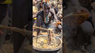 Hadzabe tribe chief preparing his favorite meal today 😋‼️😲hadzabetribe foodie food [upl. by Redleh]