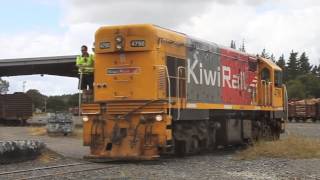 Rerailing KiwiRail DCP4830 and the turning of DC4790 on the Otiria Triangle [upl. by Uella]