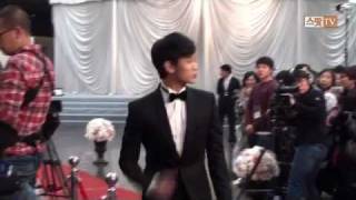 Award KBS Drama Awards 2011  Red Carpet amp Interview  Kim Soo Hyun [upl. by Nessej]