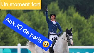 Lequipe de France du CCE rend hommage à une cavaliére tuée par son cheval devenu champion [upl. by Hanford]