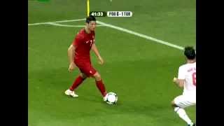 Cristiano Ronaldo humilha Altintop  Portugal x Turquia [upl. by Eyssej]