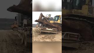 Moving Bulldozer Komatsu D475A [upl. by Mag805]