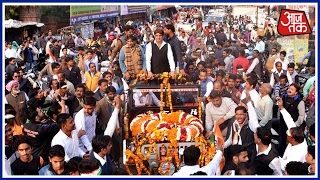 100 Shehar 100 Khabar Raj Babbar Road Show In Aligarh [upl. by Eila368]