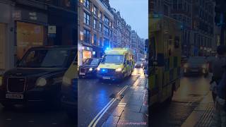 Krankenwagen mit blaulicht in London [upl. by Irodim]