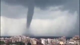 Il video della tromba marina nel mare davanti a Livorno [upl. by Ahtiekahs]