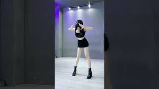 All eyes on me  JISOO  Dance Challenge [upl. by Weinhardt849]