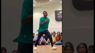 දැකුම් කළු ගෝලයා 🤪 oshanliyanagedance dance [upl. by Lleinnad546]