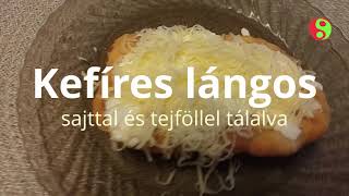 Kefires lángos sajttal és tejföllel tálalva [upl. by Alaine]