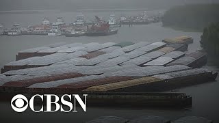 22 barges break loose on Mississippi River due to Hurricane Ida [upl. by Tobie731]