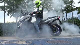 T MAX 530 Vs KYMCO AK 550 [upl. by Renard]