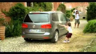 Volkswagen new Touran 2011 CF 英雄篇 [upl. by Jamison]