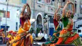 Spectacle musical et danse Indienne Indou music from India [upl. by Suirtemed]