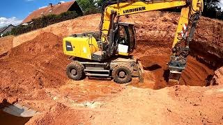 Der Arme Bagger  Liebherr A920 mit Felsfräse u Tiltrotator Baugrube erstellen  Erdarbeiten GoPro [upl. by Trebo]