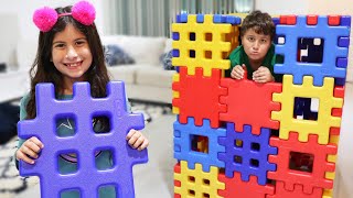 Maria Clara e JP brincando com blocos de brinquedo ♥ Maria Clara and JP Playing with Toy Blocks [upl. by Anahsak]