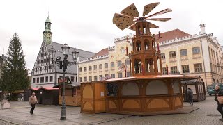 Weihnachtsmarkt nimmt weiter Gestalt an [upl. by Dawn899]