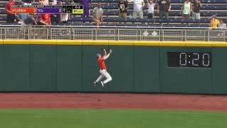 WHAT A CATCH 😱 Florida advances to the MCWS final in style  Mens College World Series [upl. by Lubeck]