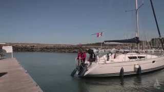 École de voile croisière  amarrage cul a quai [upl. by Nole]