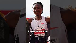 NUEVO RÉCORD EN EL ATLETISMO FEMENINO atletismo chicago2024 running [upl. by Nacnud846]