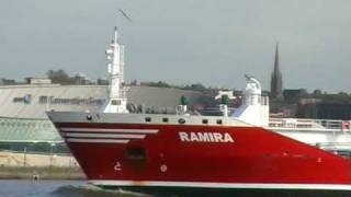 Near Collision  Mersey Ferry and Gas Tanker The Ramira [upl. by Muscolo]