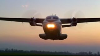 Turboprop extreme low pass Oчень низкий пролет турбовинтовой самолета [upl. by Darcia]