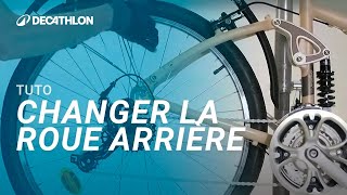 TUTO  Comment changer la roue arrière de son vélo  🚲 I Decathlon [upl. by Nilauqcaj]