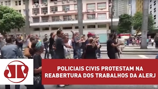 Policiais civis protestam na reabertura dos trabalhos da Alerj [upl. by Retla590]