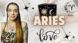 ARIES ♈ ESCRIBIENDO Y BORRA 👁️‍🗨️📲 LO HA INTENTADO MÁS DE UNA VEZ 🤯💭tarotaries [upl. by Haland]