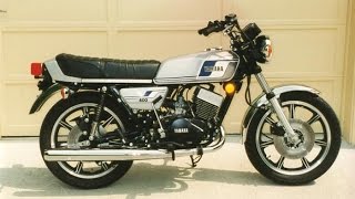 Yamaha RD400 exhaust sound and acceleration compilation [upl. by Sihunn]