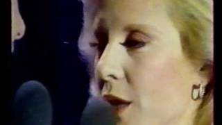 SYLVIE VARTAN ET JOHN DENVER quotLOVE AGAINquot LIVE BBC 1984 [upl. by Waddle316]