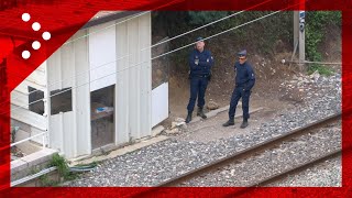 Migranti rafforzati i controlli di polizia tra Italia e Francia alla frontiera di Ventimiglia [upl. by Selena]