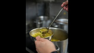 Les recettes du Comptoir  La soupe aux choux [upl. by Aicnilav]