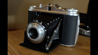 A 360 degree view of an Agfa Isolette 6 x 6 medium format film camera [upl. by Nohcim]