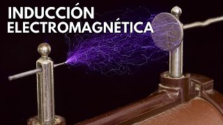 ¿Qué es la INDUCCIÓN ELECTROMAGNÉTICA Descubrimiento aplicaciones ejemplos [upl. by Kruger863]