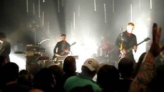 Queens Of The Stone Age  LIVE  Give The Mule What He Wants [upl. by Percy]