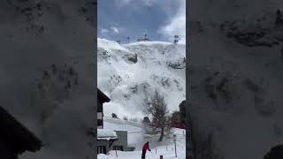 Unglück in Zermatt AugenzeugenVideo zeigt Moment in dem die tödliche Lawine abgeht [upl. by Ociredef]