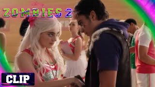 ZOMBIES 2  La Propuesta De Zed  Clip3  Latino   Disney Channel [upl. by Tabber]